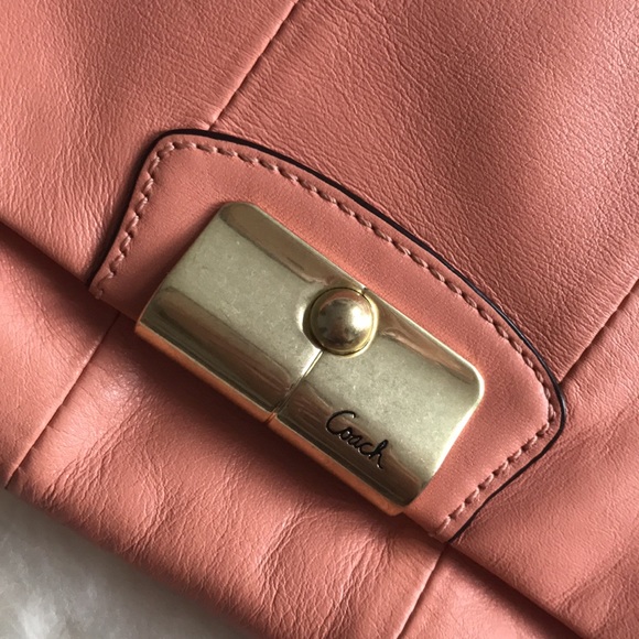 Vintage Coach magnetic clasp clutch - Picture 5 of 10